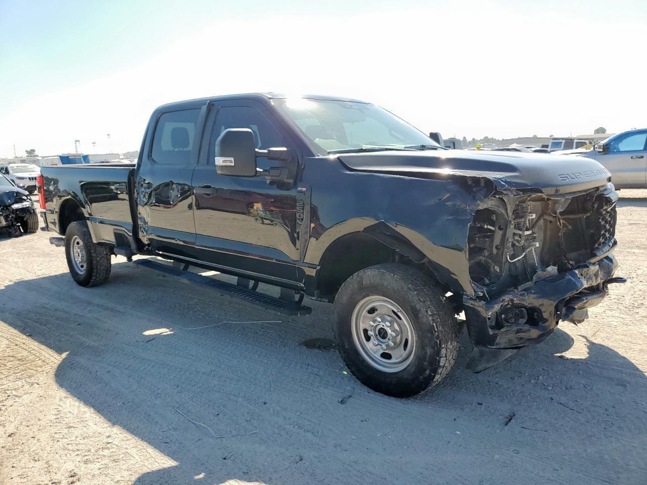 2024 Ford F250 Super Duty - Image 4