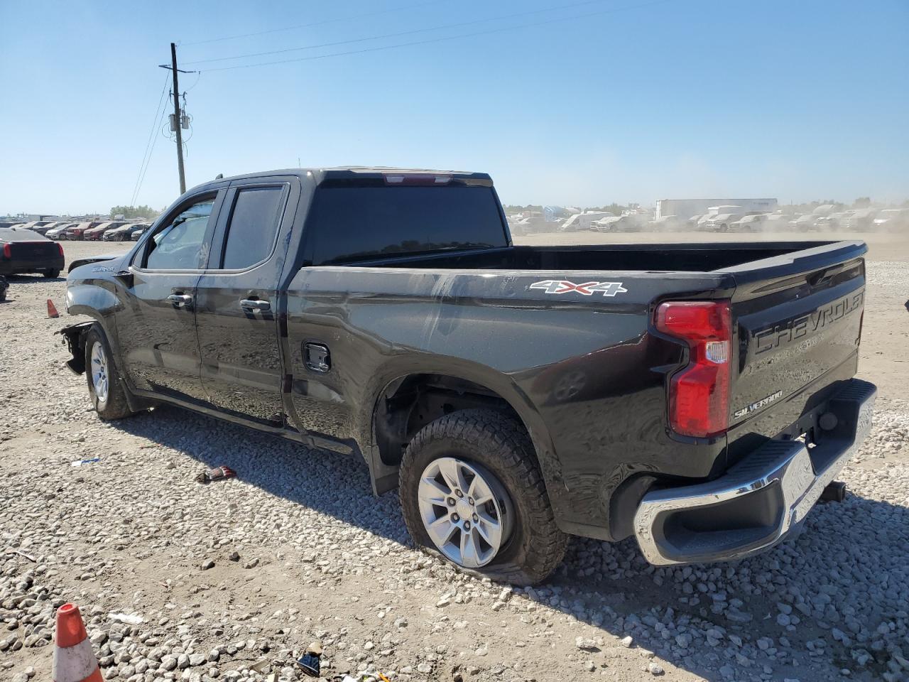 2020 Chevrolet Silverado K1500 Lt - Image 2