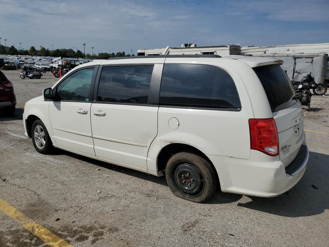 2011 Dodge Grand Caravan Mainstreet - Фото 2