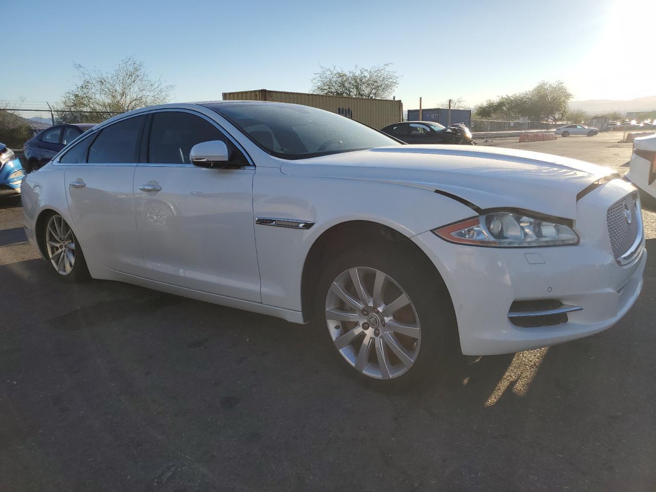 2013 Jaguar Xj - Image 4