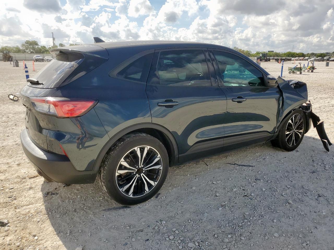 2022 Ford Escape Se - Фото 3