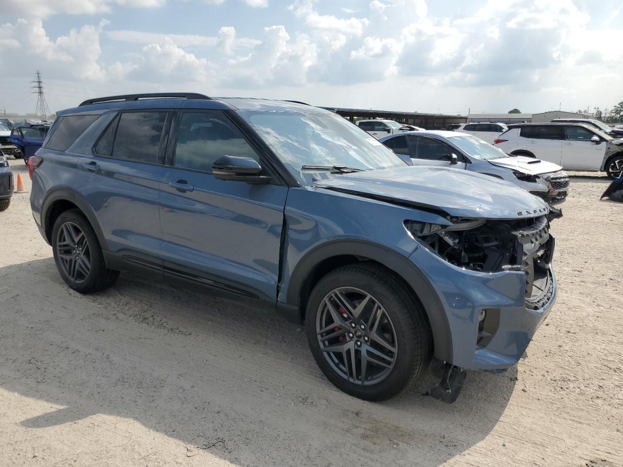 2025 Ford Explorer St - Фото 4