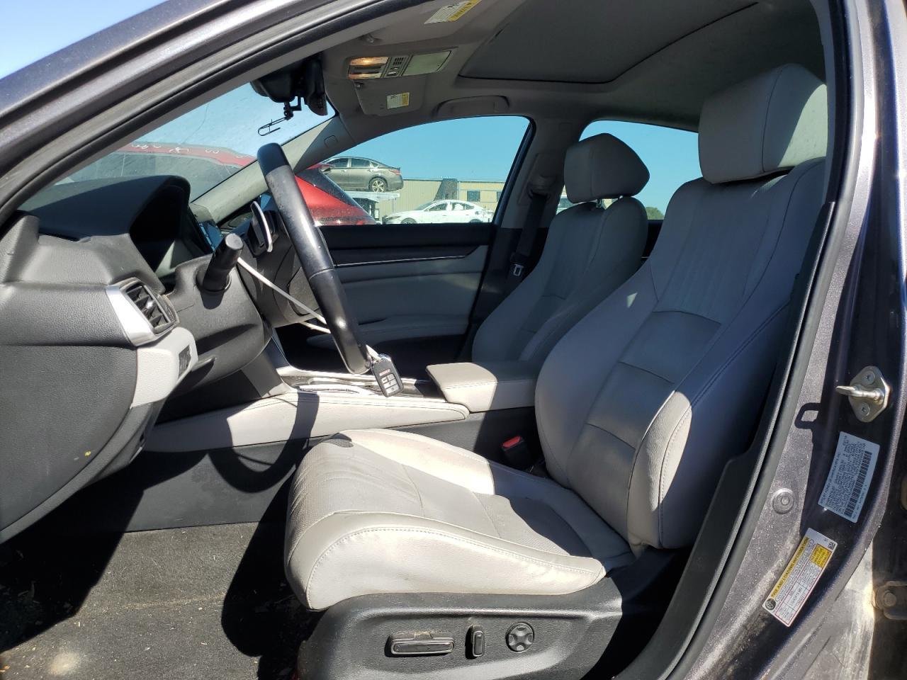 2018 Honda Accord Touring - Image 7