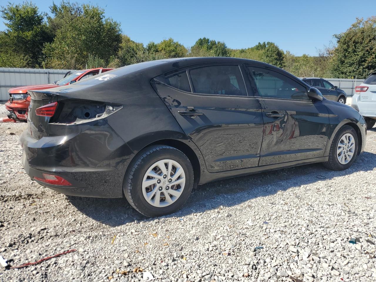 2019 Hyundai Elantra Se - Image 3