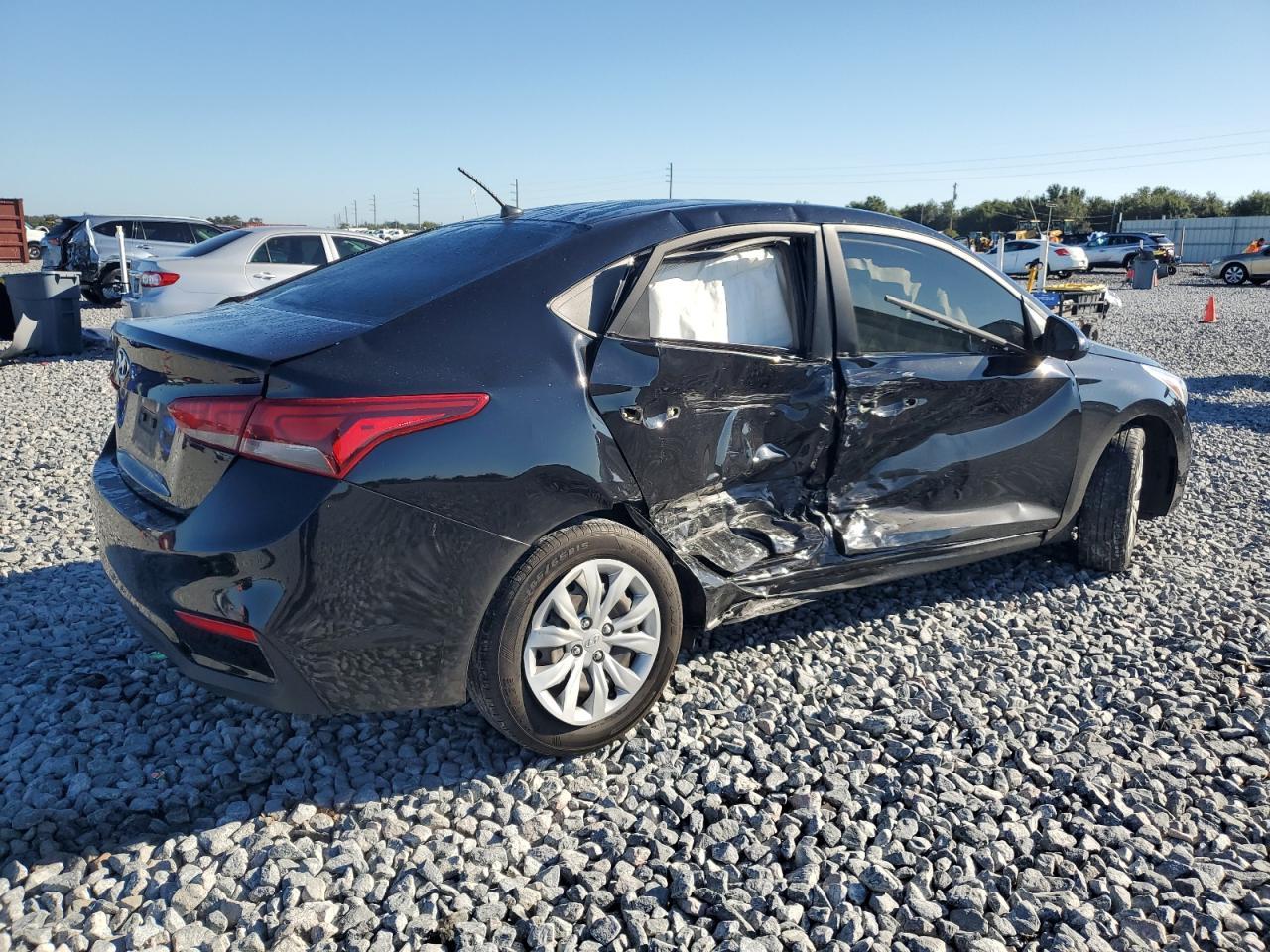 2022 Hyundai Accent Se - Фото 3