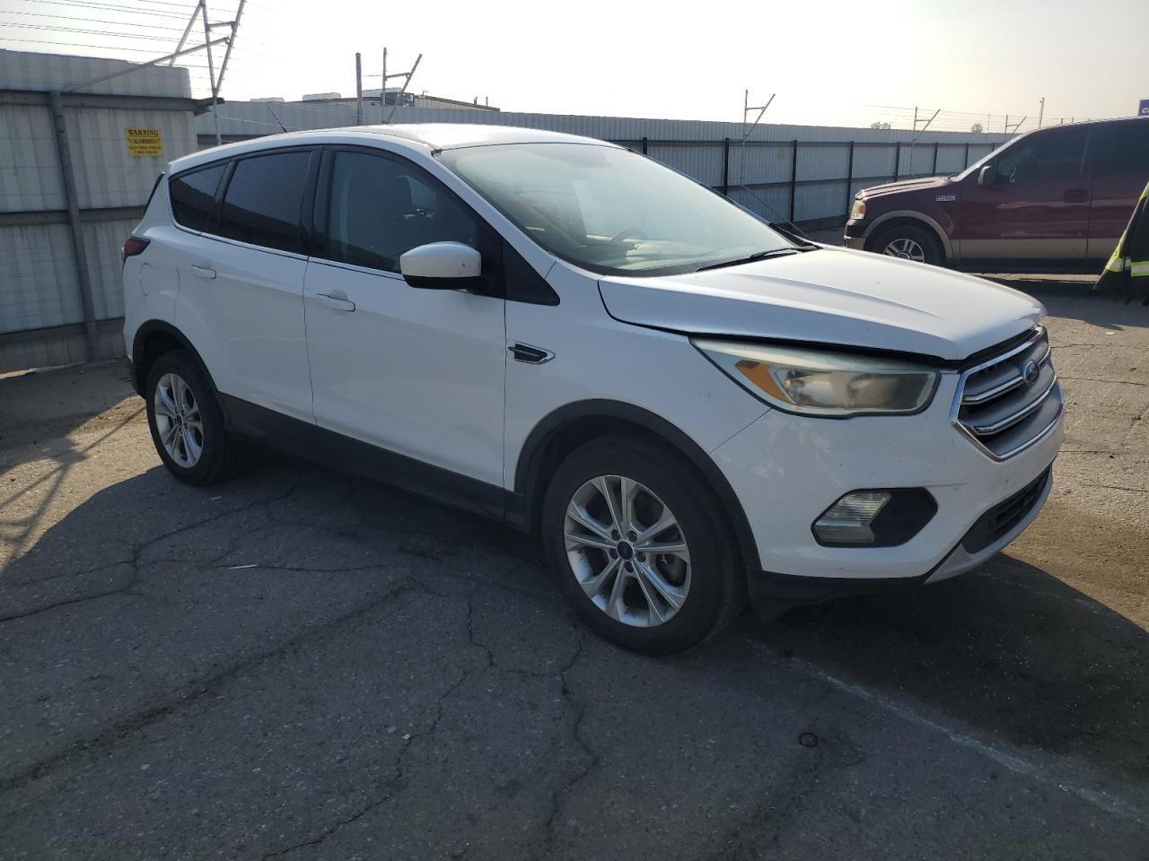 2017 Ford Escape Se - Фото 4