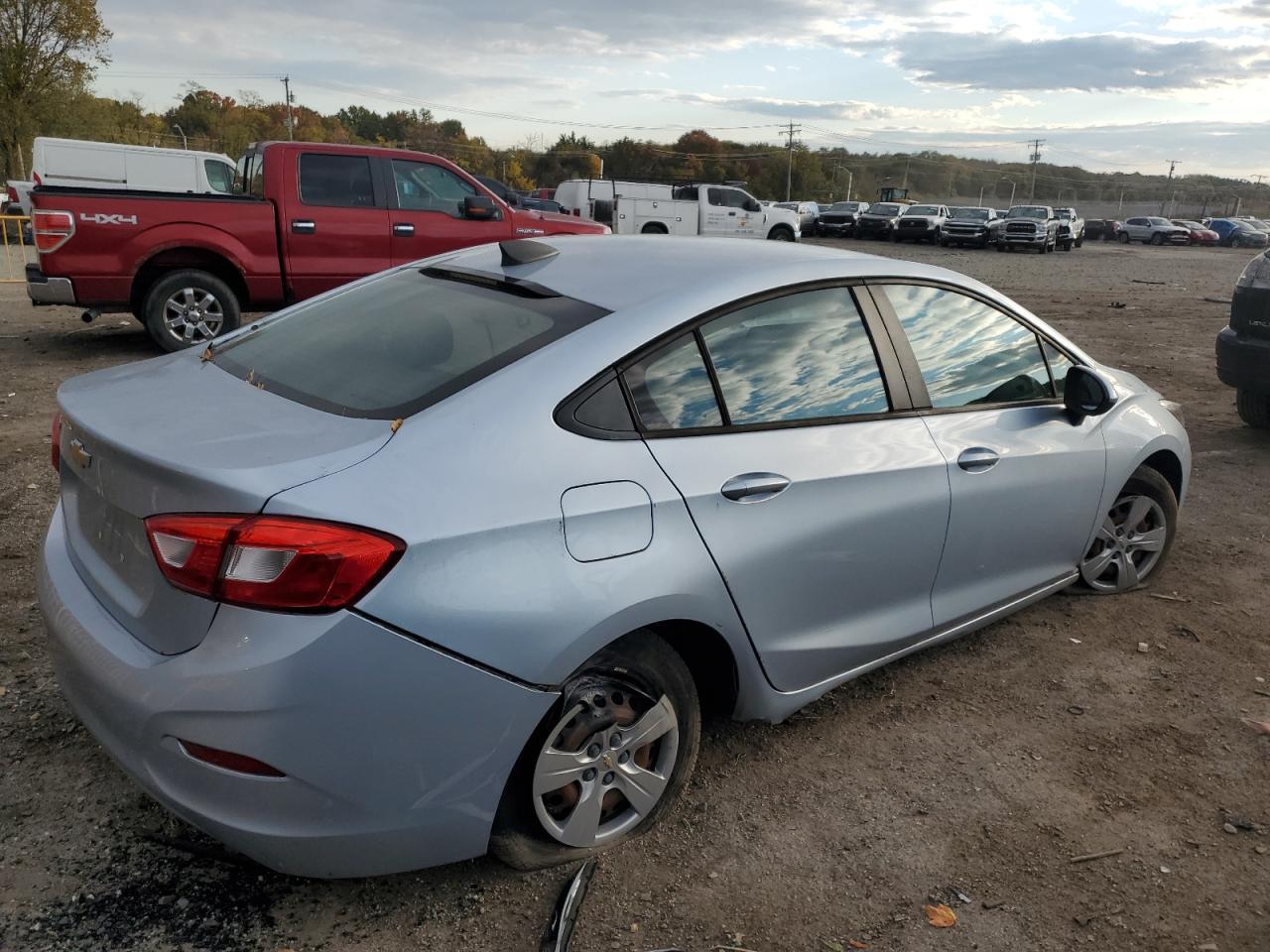 2018 Chevrolet Cruze Ls - Фото 3