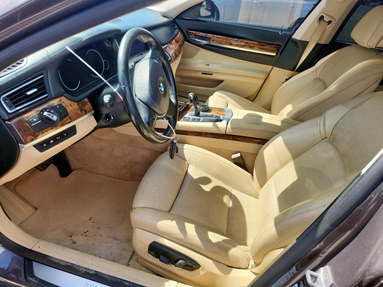 2014 BMW 750 Li - Фото 7