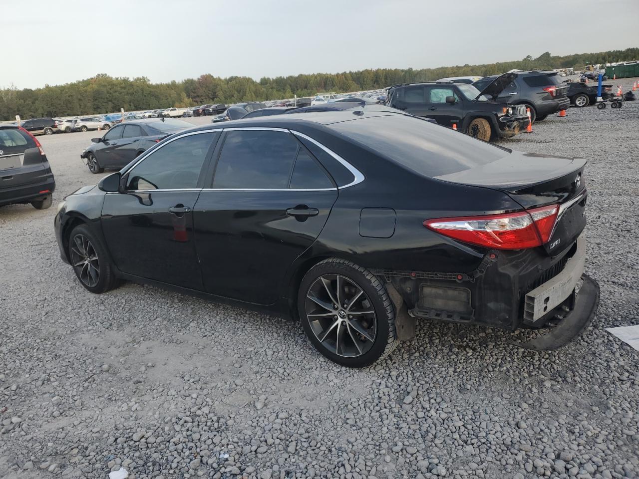 2015 Toyota Camry Le - Фото 2