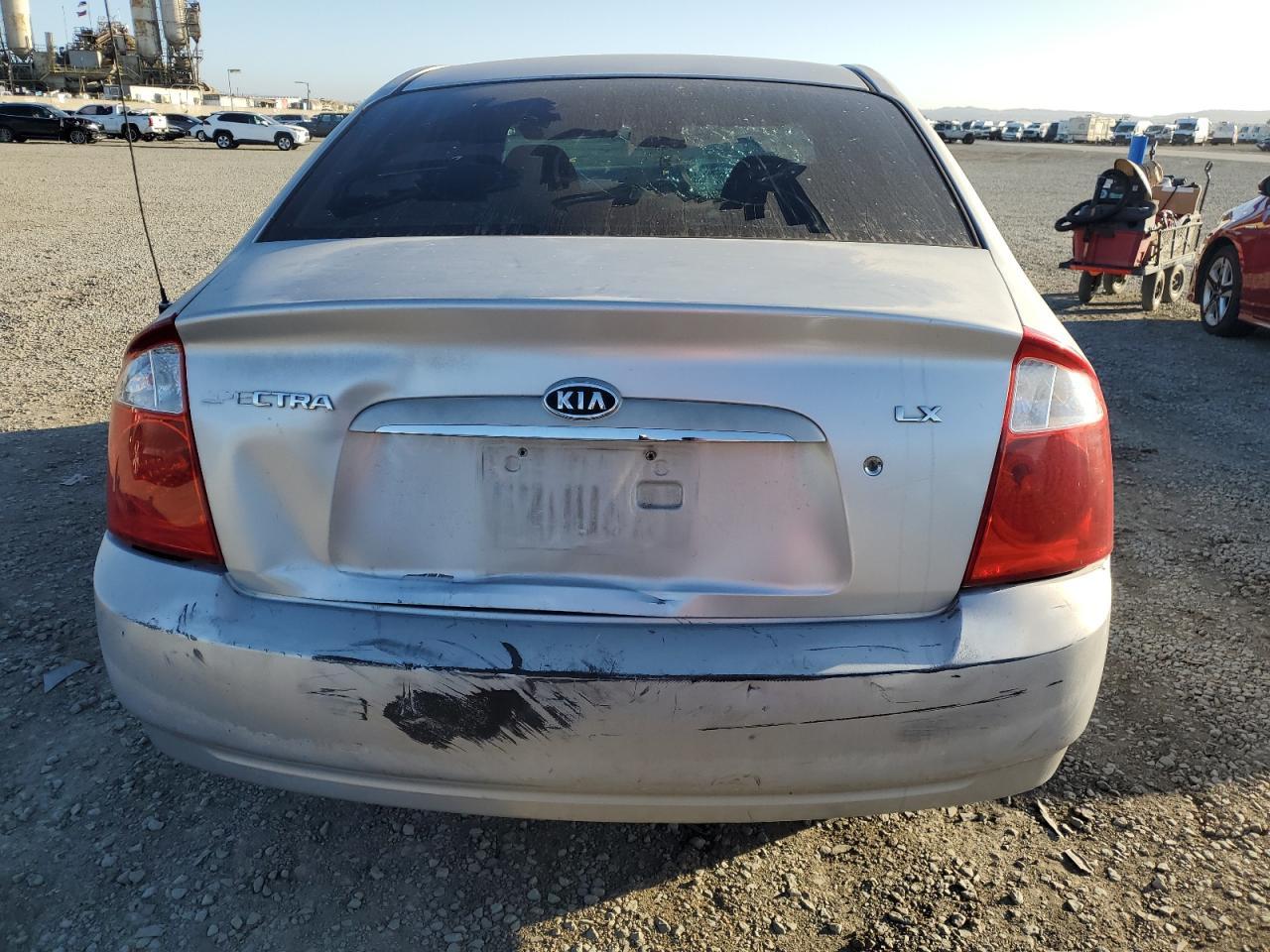 2004 Kia Spectra Lx - Фото 6