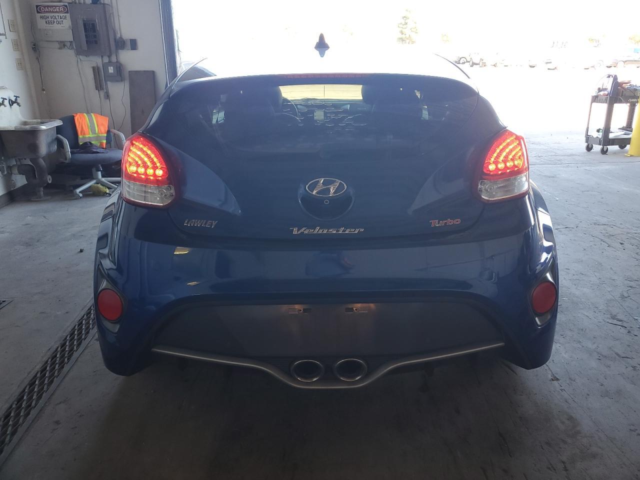 2017 Hyundai Veloster Turbo - Фото 6