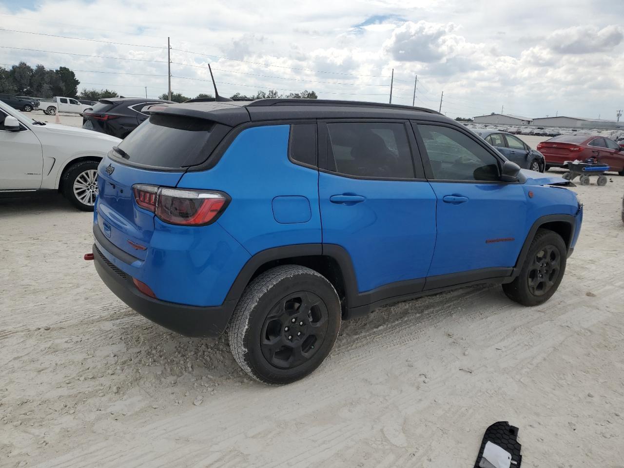 2023 Jeep Compass Trailhawk - Image 3