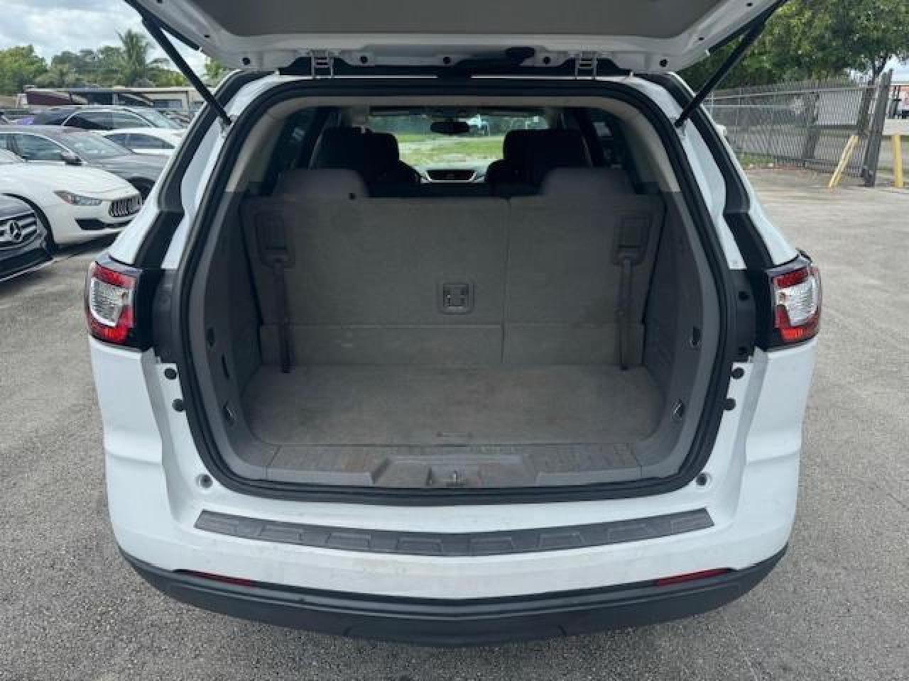 2016 Chevrolet Traverse Ls - Фото 6