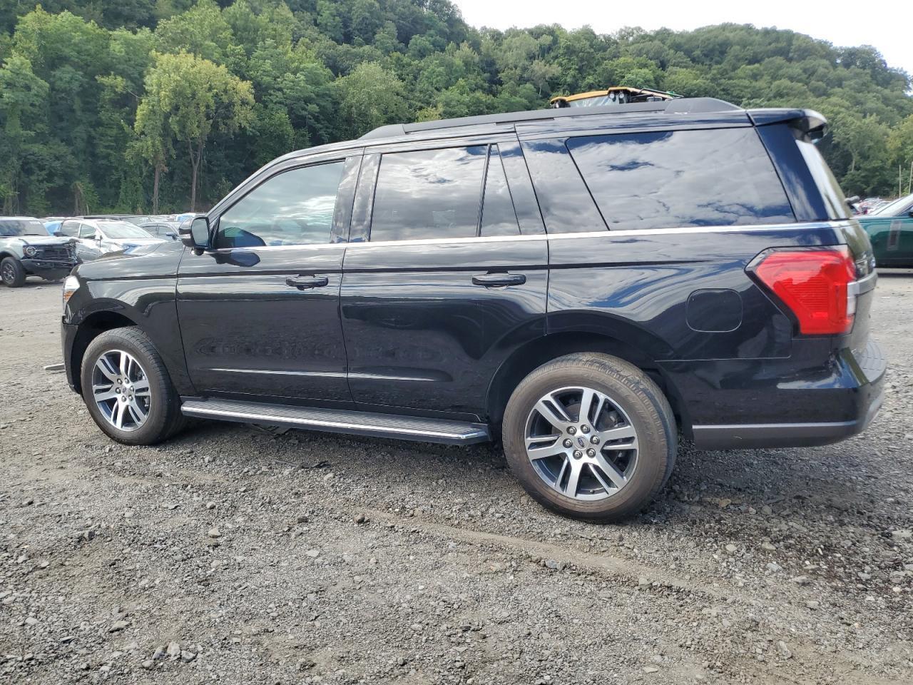 2023 Ford Expedition Xlt - Фото 2