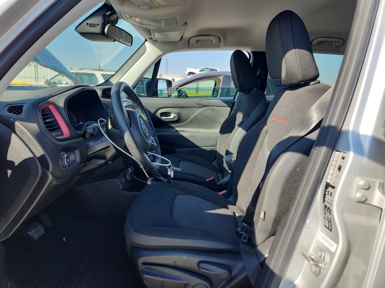 2019 Jeep Renegade Trailhawk - Image 7