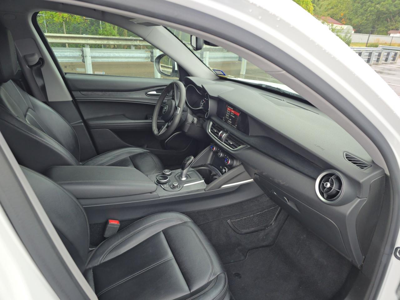 2019 Alfa Romeo Stelvio - Image 5