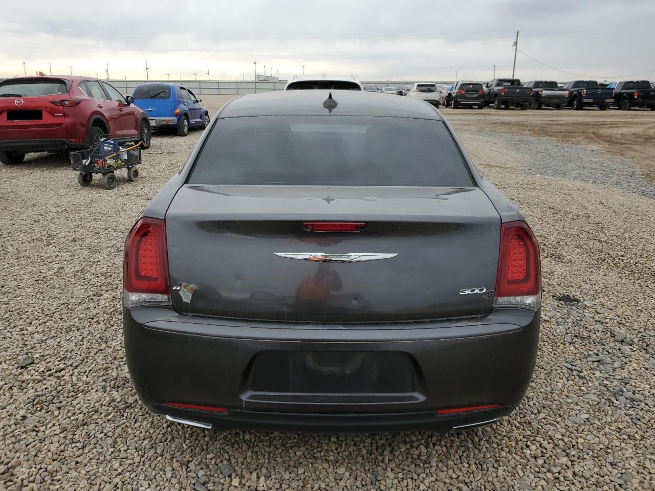 2017 Chrysler 300 S - Фото 6