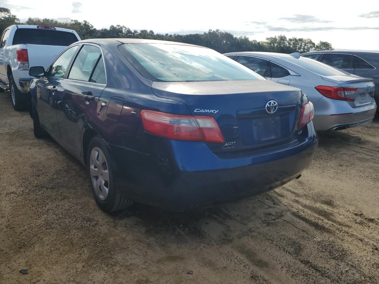 2009 Toyota Camry Base - Фото 2