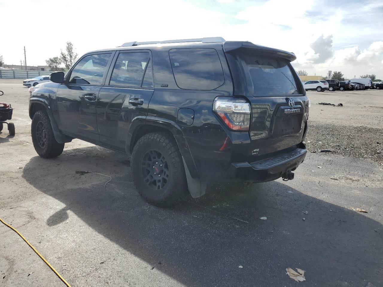 2018 Toyota 4Runner Sr5 - Фото 2