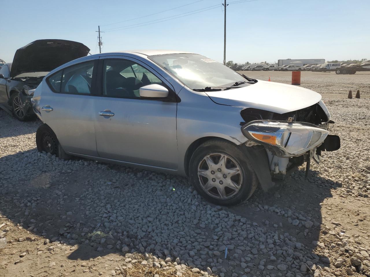 2019 Nissan Versa S - Фото 4