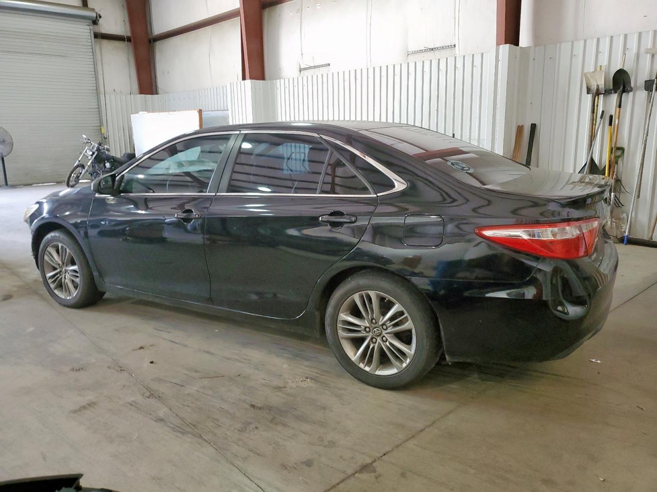 2017 Toyota Camry Se - Image 2
