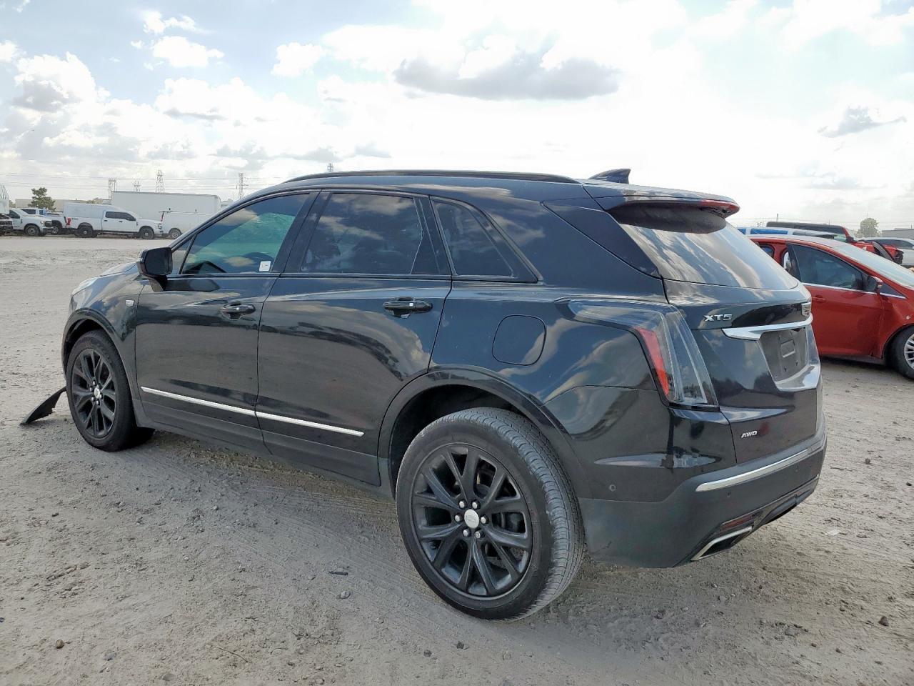 2020 Cadillac Xt5 Sport - Фото 2