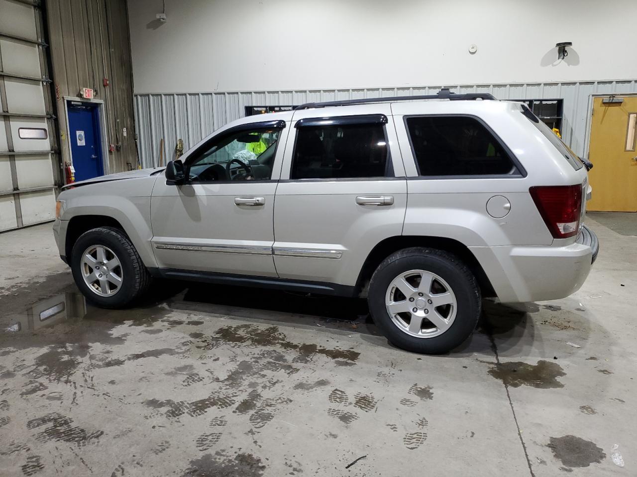 2010 Jeep Grand Cherokee Laredo - Фото 2