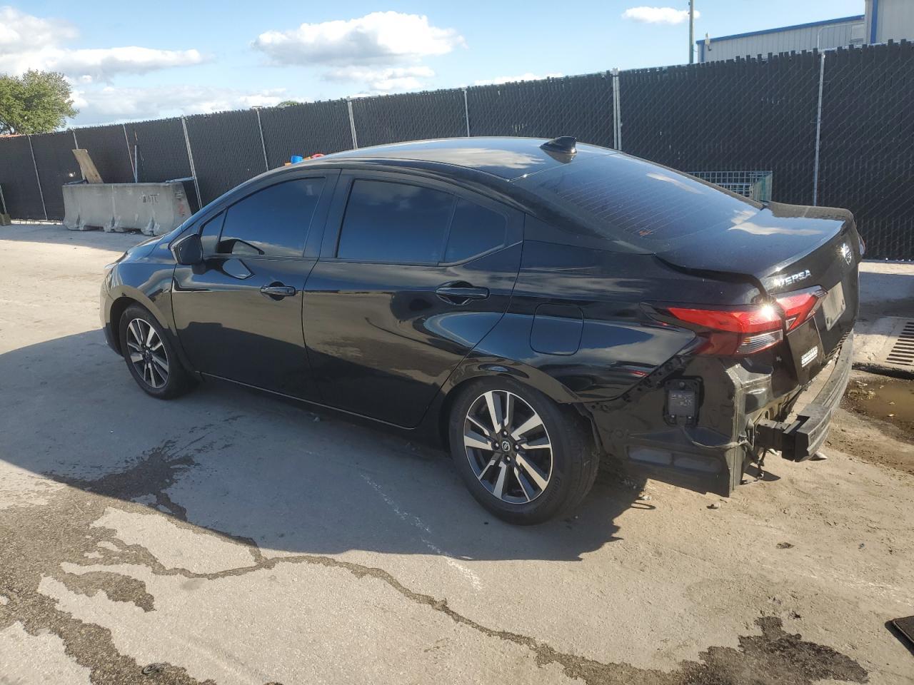 2021 Nissan Versa Sv - Фото 2