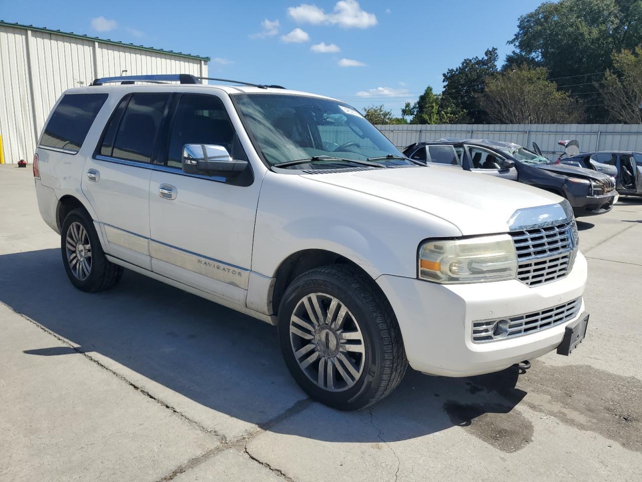 2009 Lincoln Navigator - Image 4