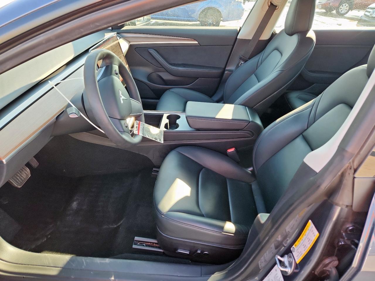 2022 Tesla Model 3 - Image 7