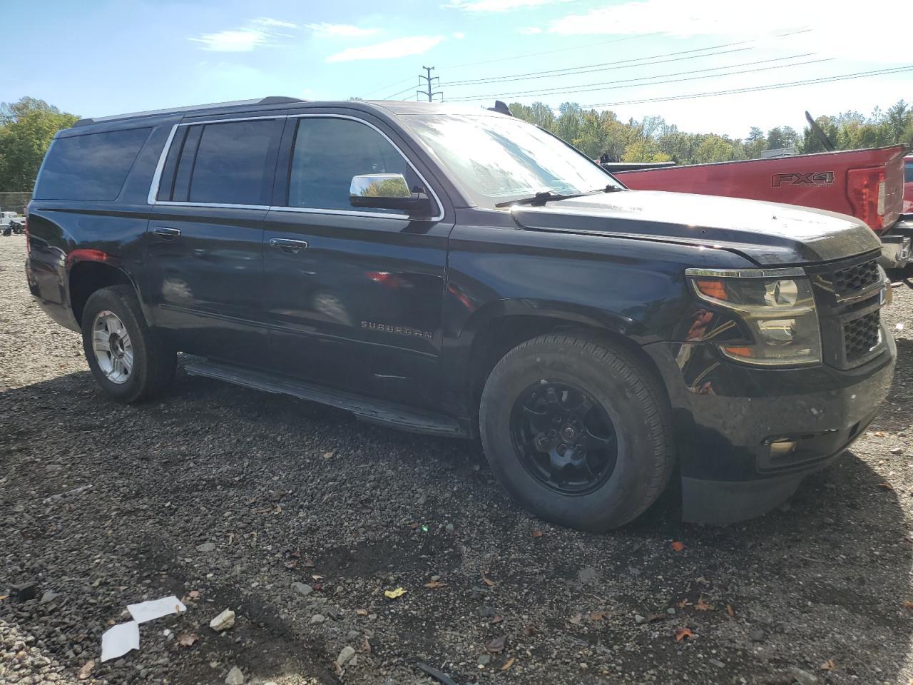 2017 Chevrolet Suburban K1500 Premier - Image 4