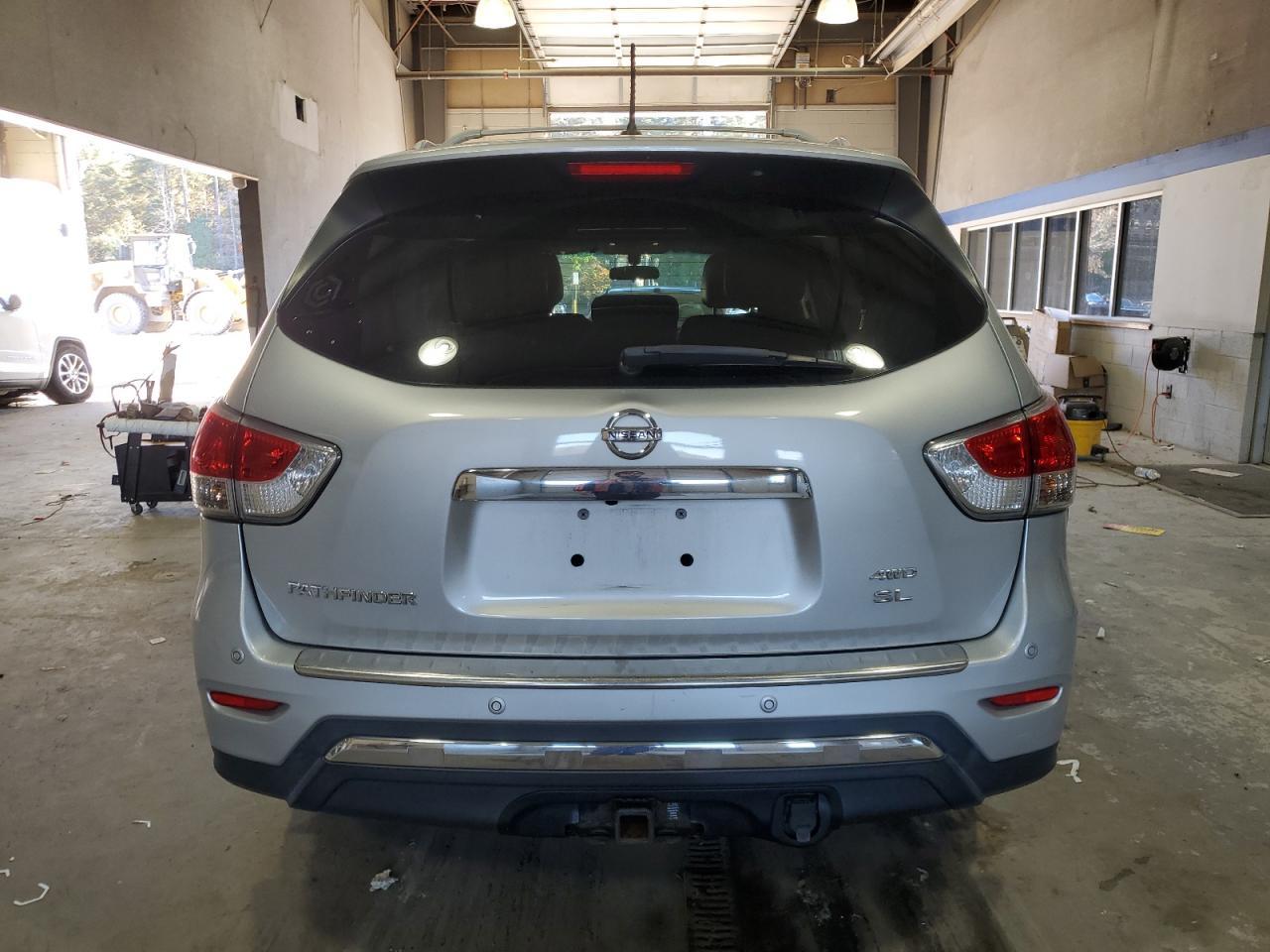 2015 Nissan Pathfinder S - Фото 6