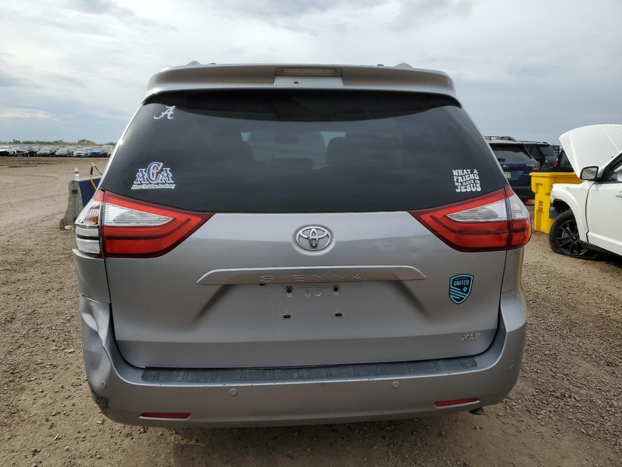 2015 Toyota Sienna Xle - Фото 6