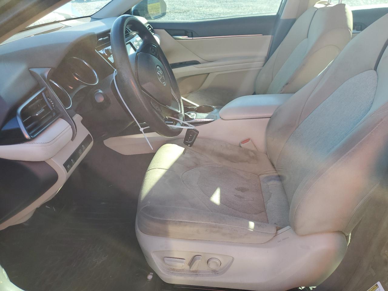 2019 Toyota Camry L - Image 7