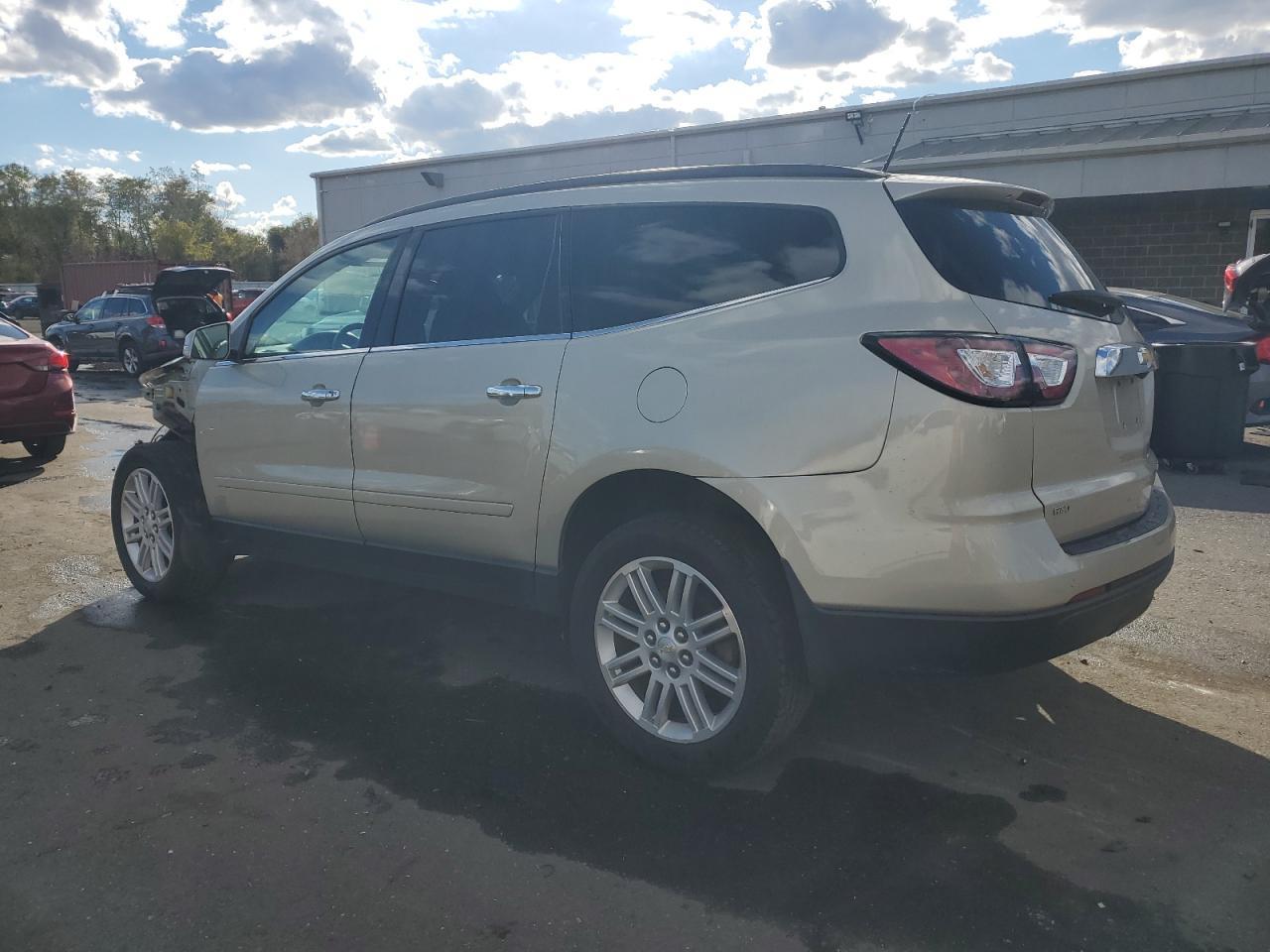 2015 Chevrolet Traverse Lt - Image 2