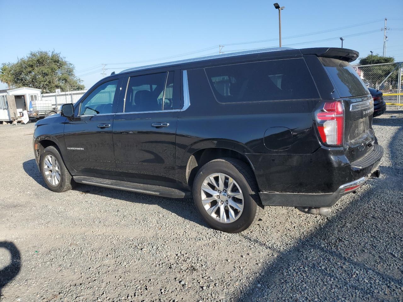 2021 Chevrolet Suburban C1500 Premier - Фото 2