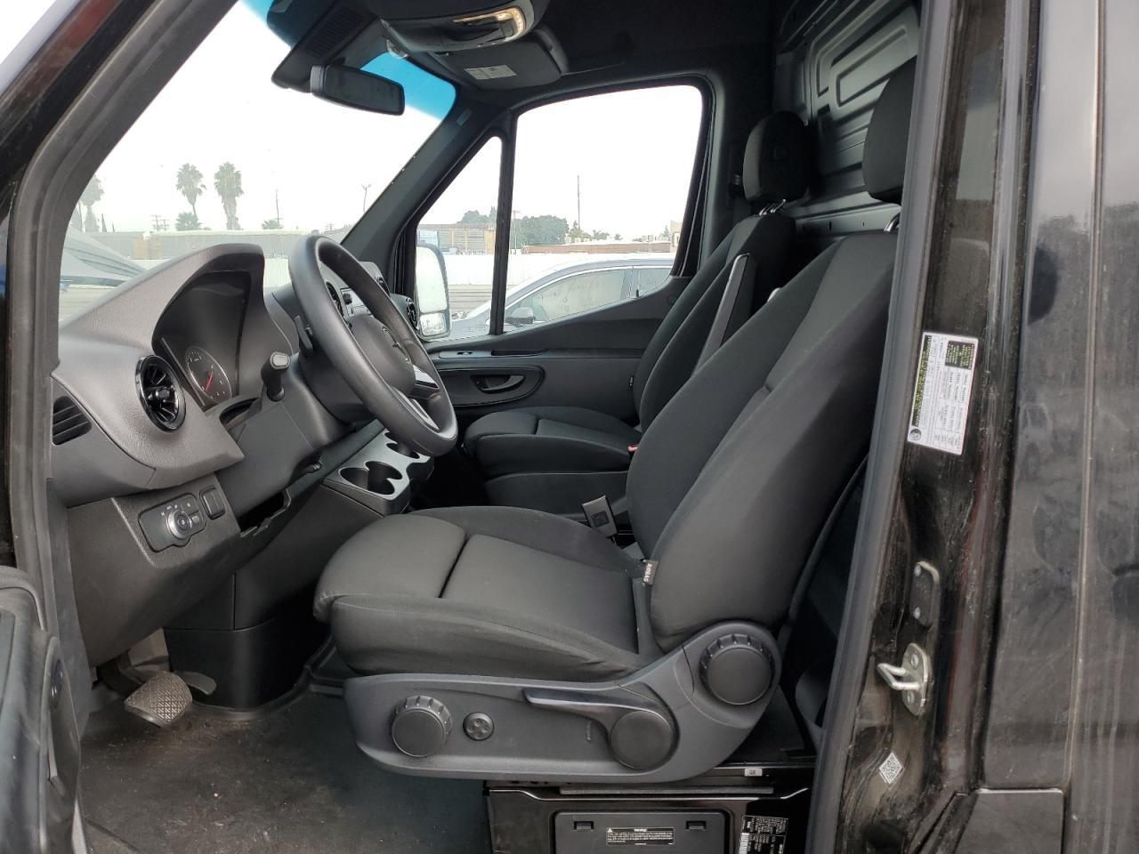 2024 Mercedes-Benz Sprinter 2500 - Image 7