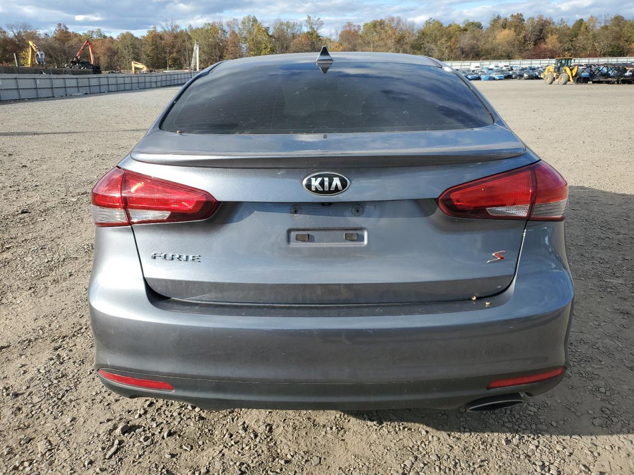 2018 Kia Forte Lx - Image 6