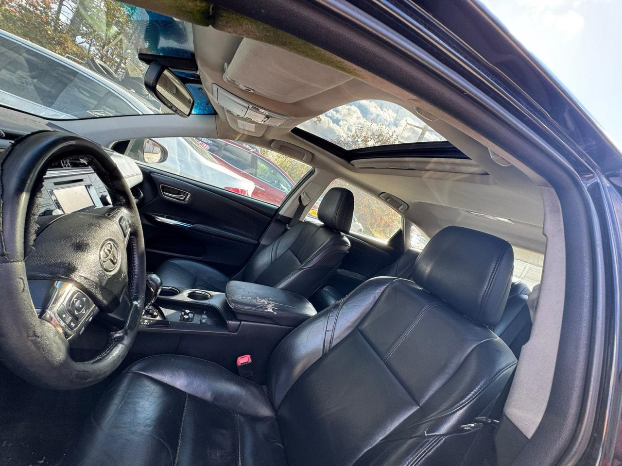 2013 Toyota Avalon Hybrid - Image 6