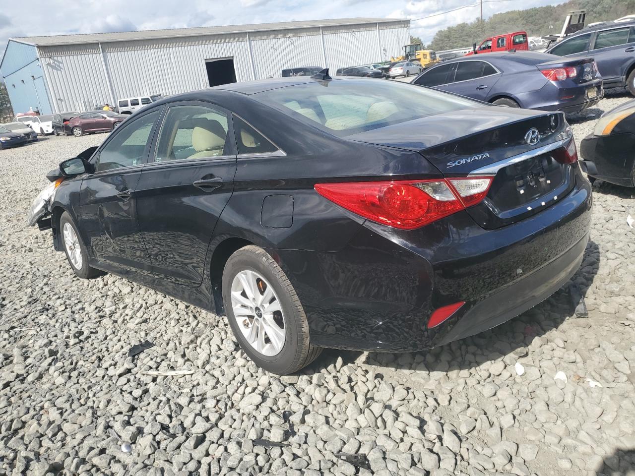 2014 Hyundai Sonata Gls - Image 2