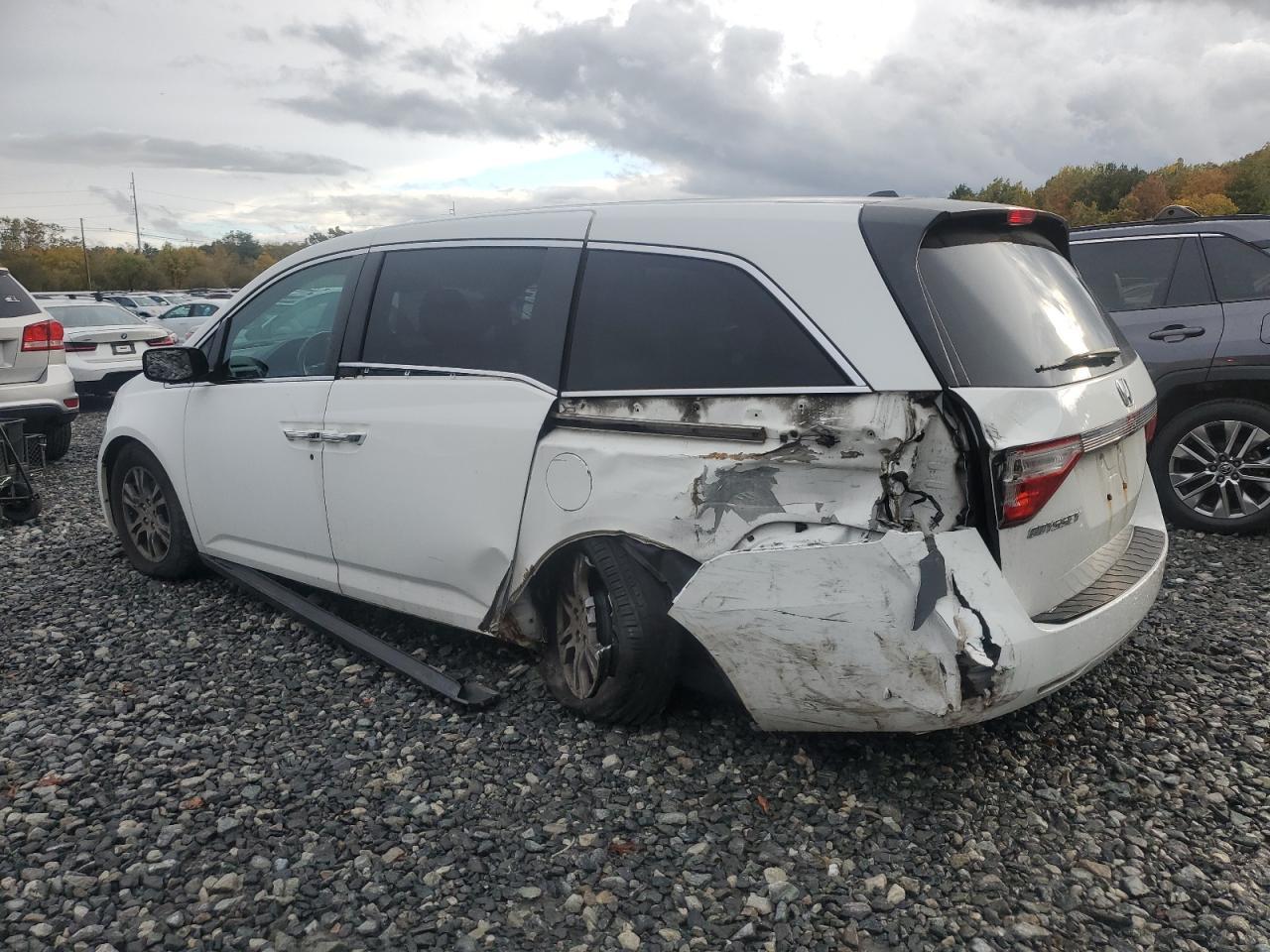 2013 Honda Odyssey Exl - Image 2