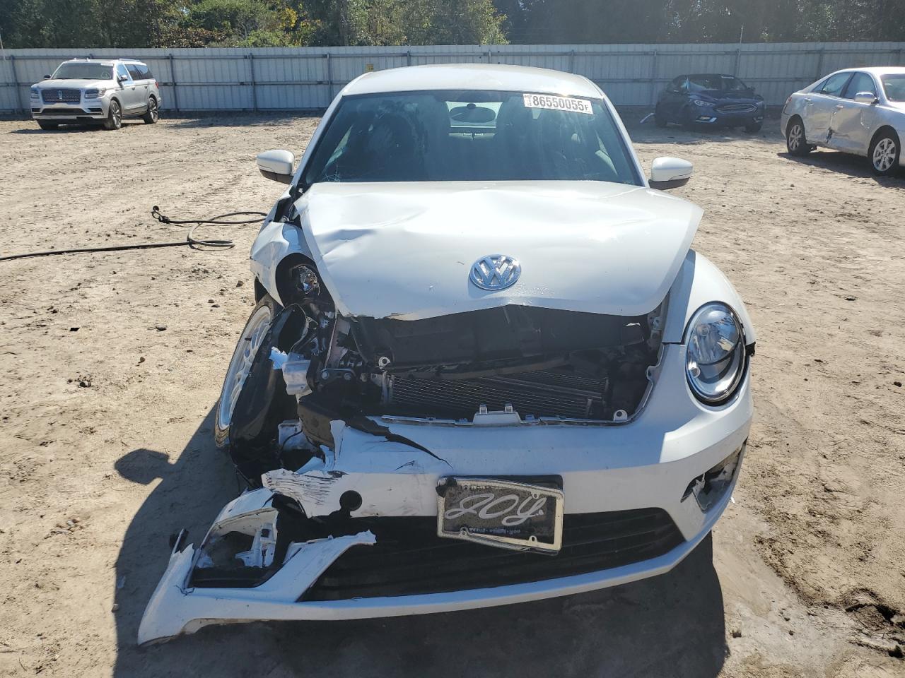 2019 Volkswagen Beetle S - Image 5