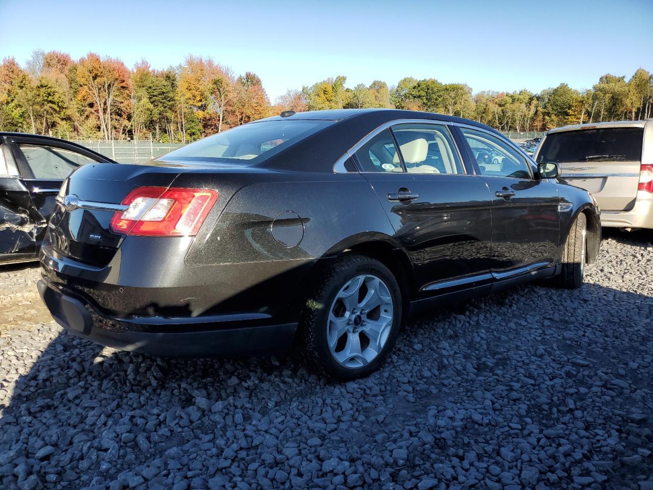 2010 Ford Taurus Sel - Image 3
