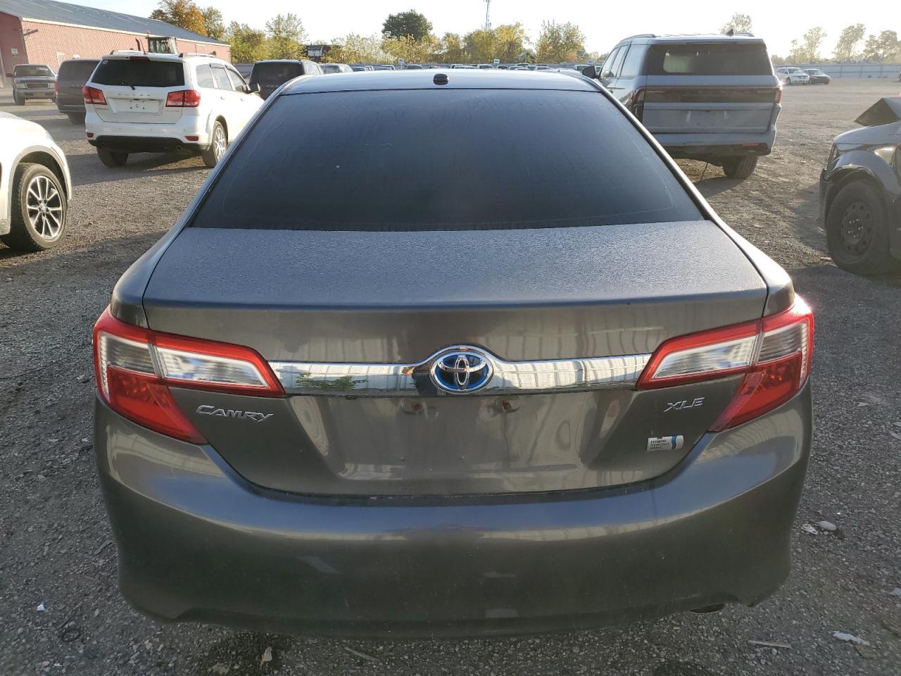 2013 Toyota Camry Hybrid - Image 6
