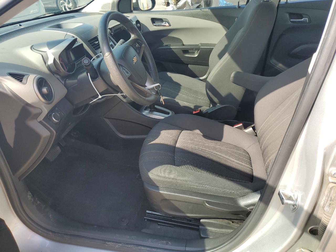 2016 Chevrolet Sonic Lt - Фото 7