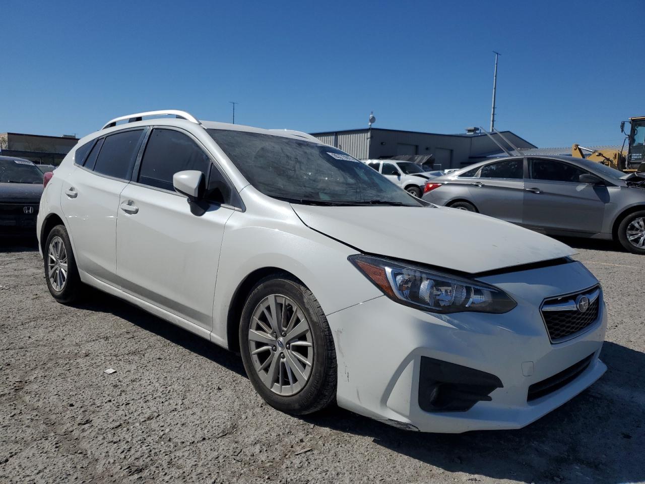 2017 Subaru Impreza Premium Plus - Фото 4