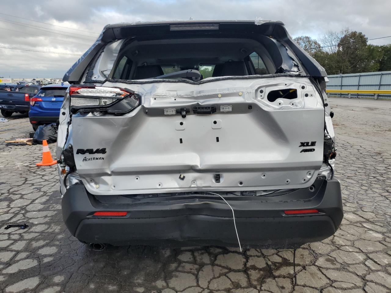 2025 Toyota Rav4 Xle Premium - Фото 6