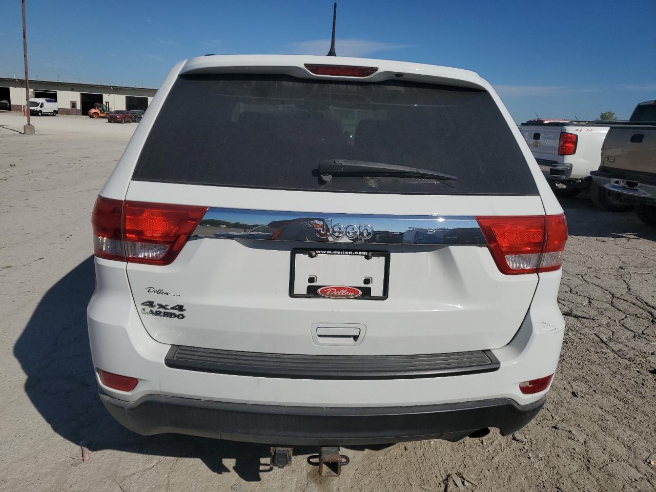 2013 Jeep Grand Cherokee Laredo - Image 6