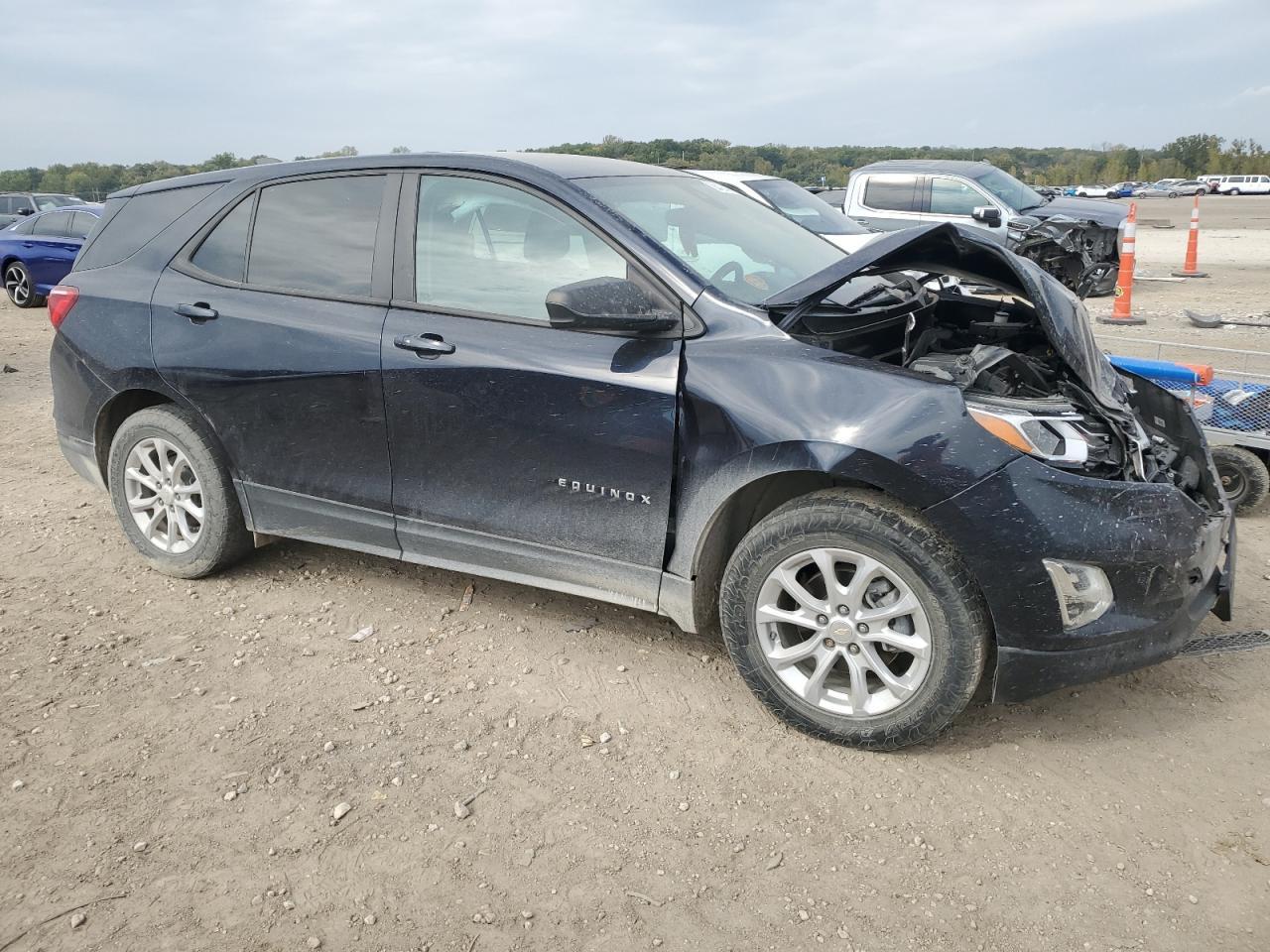 2020 Chevrolet Equinox Ls - Фото 4