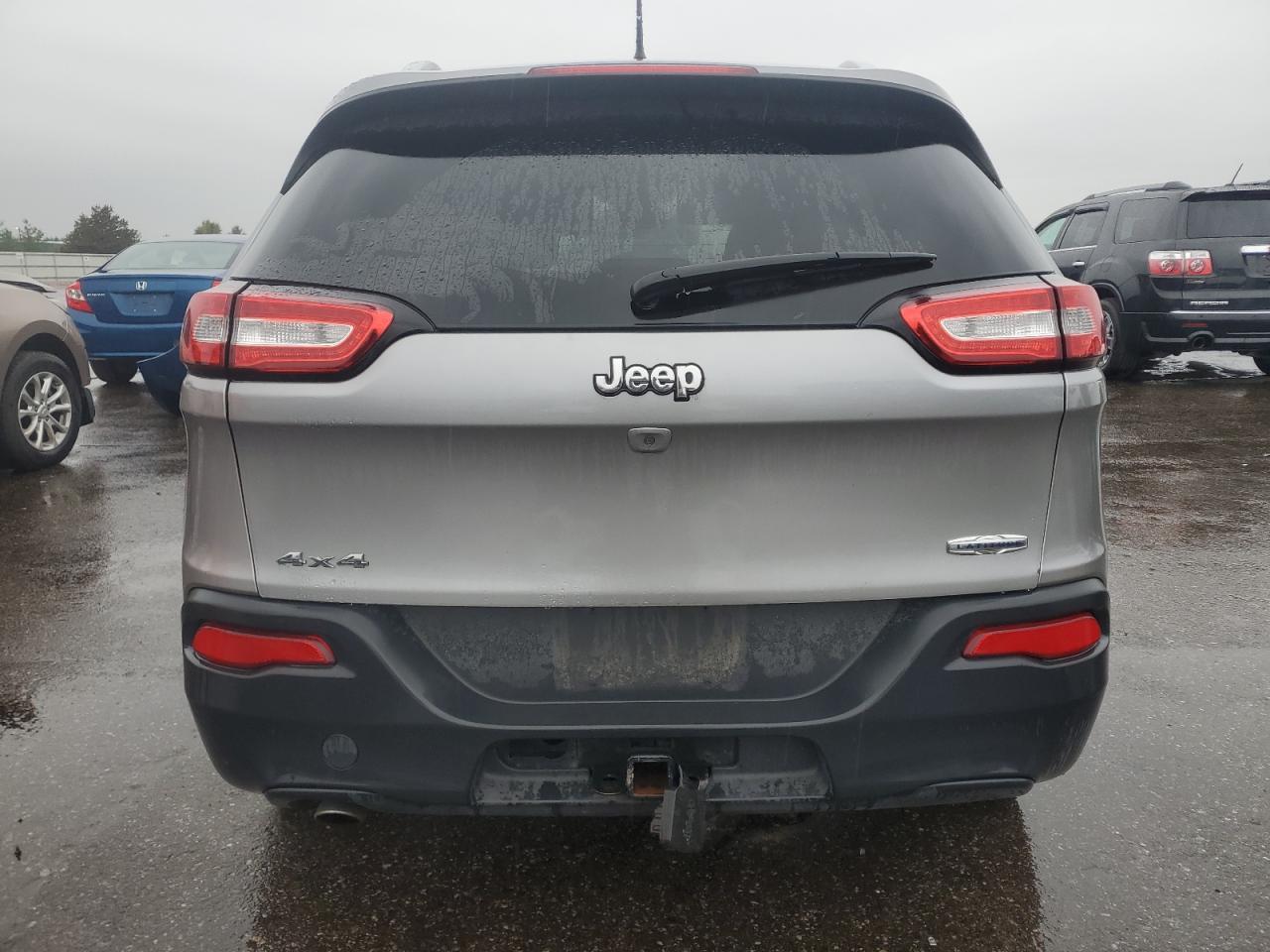 2016 Jeep Cherokee Latitude - Image 6